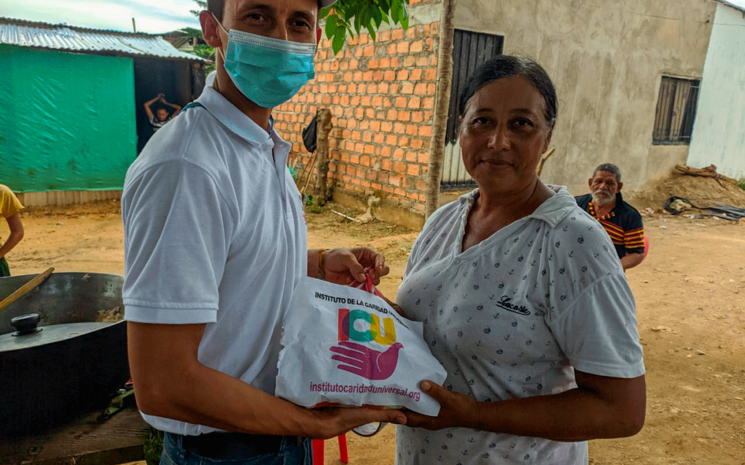 Un almuerzo al rededor de la caridad en Curumaní