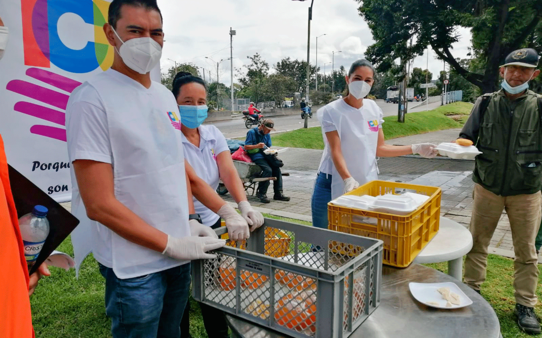 Entrega de almuerzos en el marco del proyecto Habitabilidad en Calle